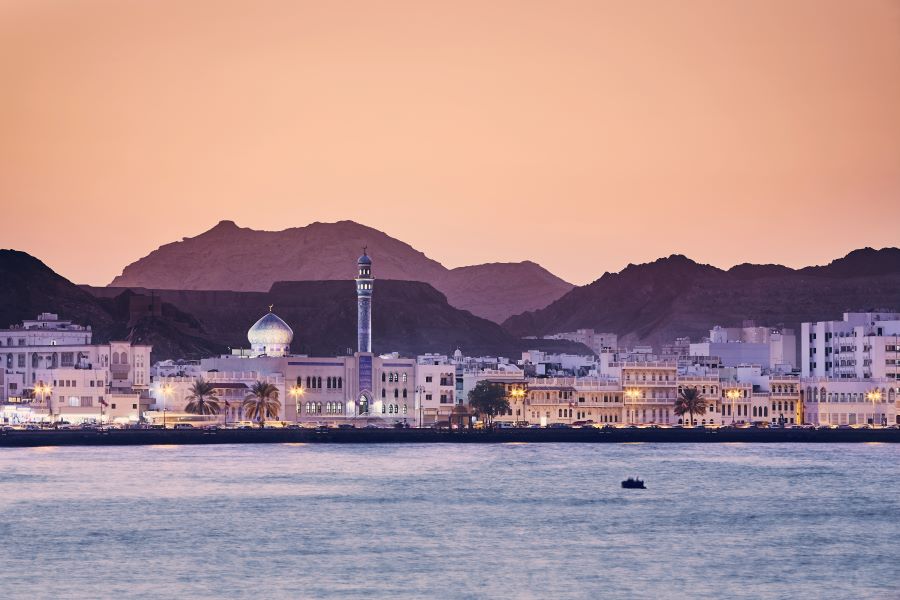 seasons to avoid visiting oman from india