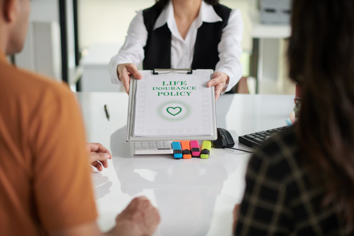 agent giving policy to couple