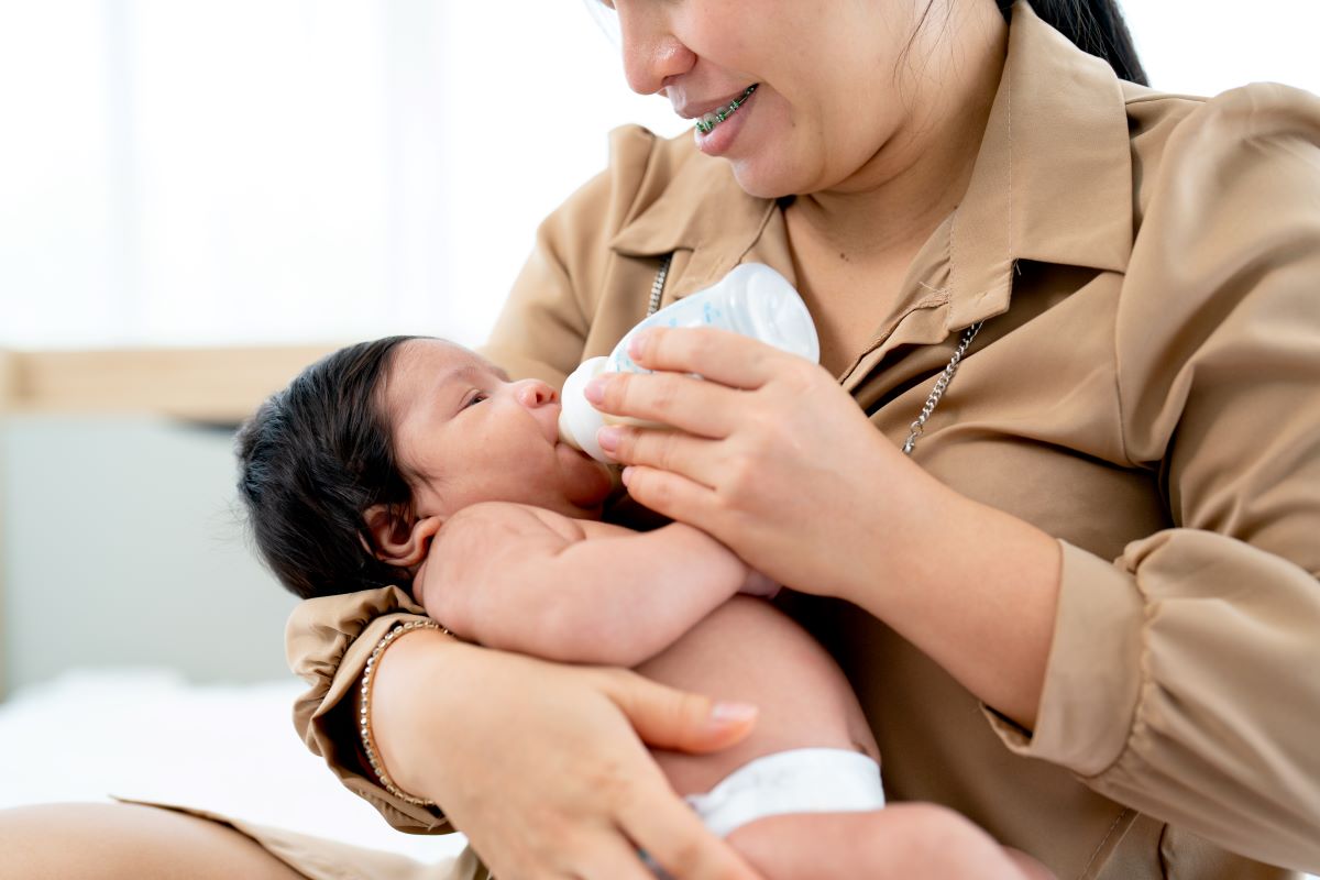 newborn feeding milestone